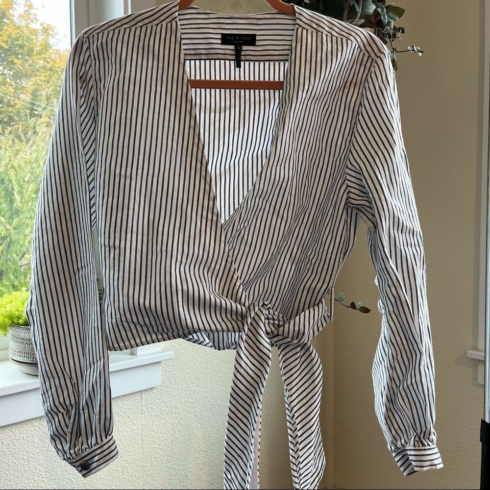 Rag and bone wrap around top B2-53